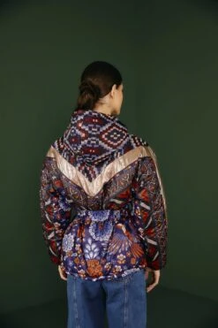 Farm Rio Navy Pineapple Flowers Recycled Polyester Reversible Puffer Jacket 6 Farm Rio Navy Pineapple Flowers Recycled Polyester Reversible Puffer Jacket -Farm Rio 302004 03