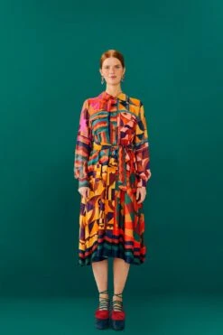 Farm Rio Graphic Scarves Shirtdress -Farm Rio 303921 02