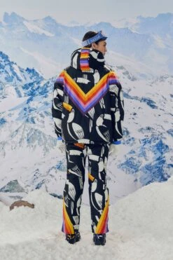 Farm Rio Black Graphic Toucans Ski Puffer Jacket 11 Farm Rio Black Graphic Toucans Ski Puffer Jacket -Farm Rio 304125 04