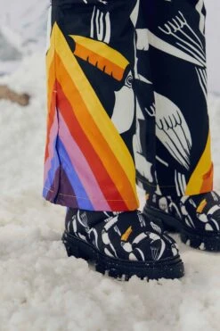 Farm Rio Black Graphic Toucans Ski Pants 8 Farm Rio Black Graphic Toucans Ski Pants -Farm Rio 304126 03