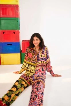 Farm Rio Patchwork Tapestry Smiley® Pants 10 Farm Rio Patchwork Tapestry Smiley® Pants -Farm Rio 305163 01