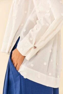 Farm Rio Off-White 3D Flowers Blouse -Farm Rio 306074 03