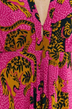 Farm Rio Pink Wild Leopards Maxi Dress 11 Farm Rio Pink Wild Leopards Maxi Dress -Farm Rio 308345 05