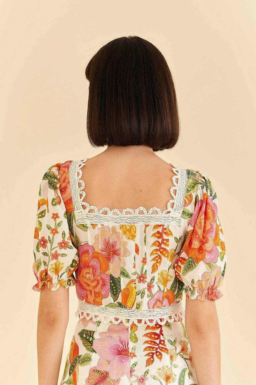 Farm Rio Off-White Macaw Bloom Blouse 4 Farm Rio Off-White Macaw Bloom Blouse - Image 4
