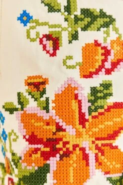 Farm Rio Embroidered Floral Twill Shorts 9 Farm Rio Embroidered Floral Twill Shorts -Farm Rio 309421 05