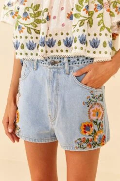 Farm Rio Summer Garden Embroidered Denim Shorts 8 Farm Rio Summer Garden Embroidered Denim Shorts -Farm Rio 311873 03