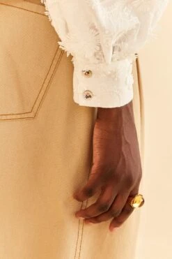 Farm Rio Off-White Smocked Yoke 3d Flower Blouse 10 Farm Rio Off-White Smocked Yoke 3d Flower Blouse -Farm Rio 312290 05