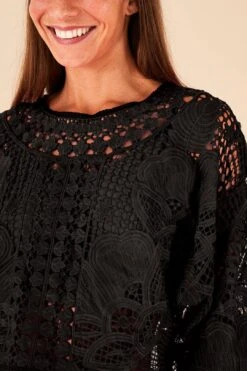 Farm Rio Black Alucina Luz Guipire Crop Top 7 Farm Rio Black Alucina Luz Guipire Crop Top -Farm Rio 314508 03