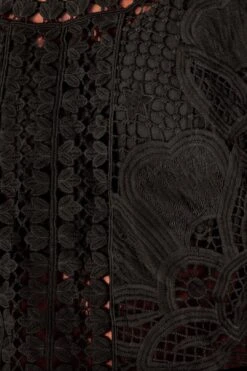 Farm Rio Black Alucina Luz Guipire Crop Top 9 Farm Rio Black Alucina Luz Guipire Crop Top -Farm Rio 314508 05