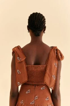 Farm Rio Caramel Embroidered Horses Crop Top 9 Farm Rio Caramel Embroidered Horses Crop Top -Farm Rio 315964 04