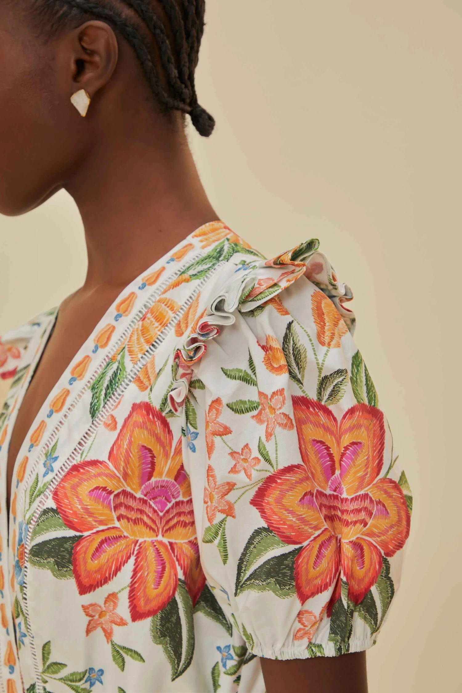 Off-White Bloom Garden LENZING™ ECOVERO™ Euroflax™ Romper 3 Off-White Bloom Garden LENZING™ ECOVERO™ Euroflax™ Romper - Image 3