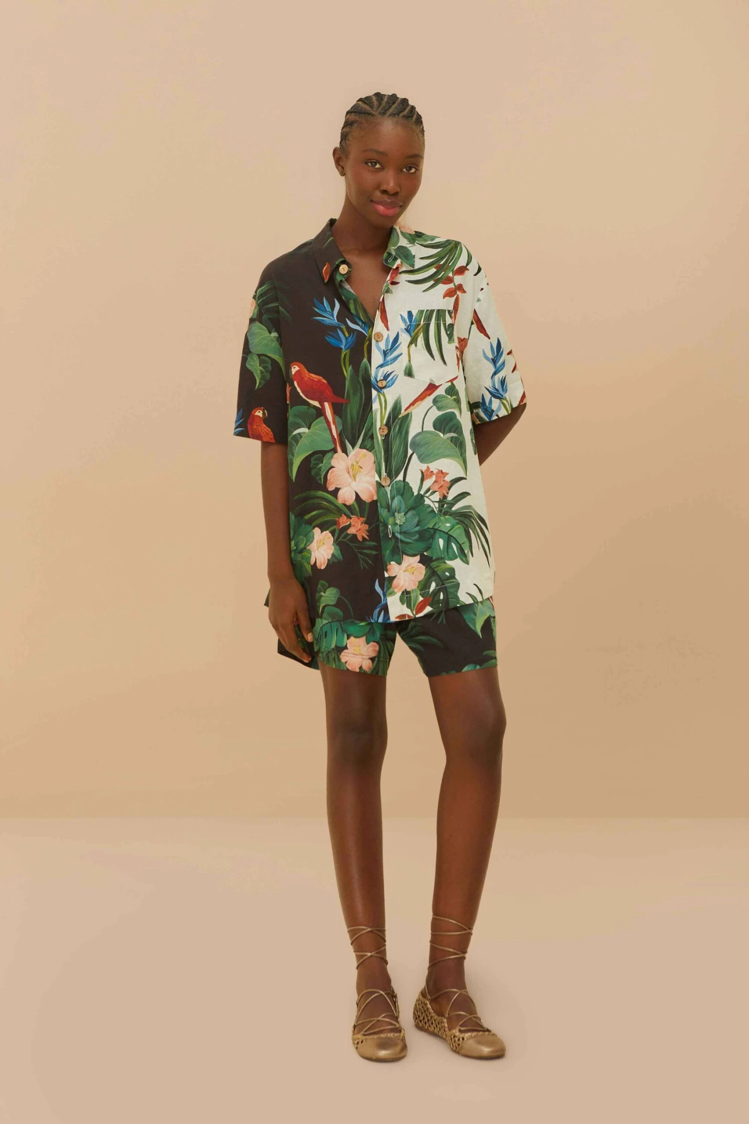 Black Midnight Macaw Fiesta LENZING™ ECOVERO™ Euroflax™ Shorts 2 Black Midnight Macaw Fiesta LENZING™ ECOVERO™ Euroflax™ Shorts - Image 2