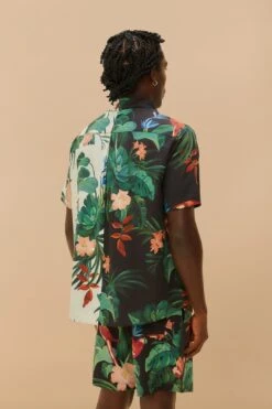 Black Midnight Macaw Fiesta LENZING™ ECOVERO™ Euroflax™ Shorts 7 Black Midnight Macaw Fiesta LENZING™ ECOVERO™ Euroflax™ Shorts -Farm Rio 332995 05