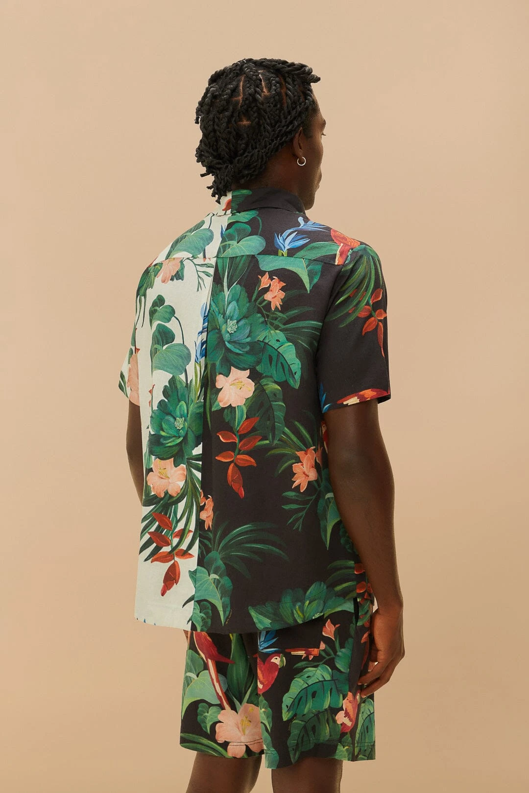 Black Midnight Macaw Fiesta LENZING™ ECOVERO™ Euroflax™ Shorts 4 Black Midnight Macaw Fiesta LENZING™ ECOVERO™ Euroflax™ Shorts - Image 4