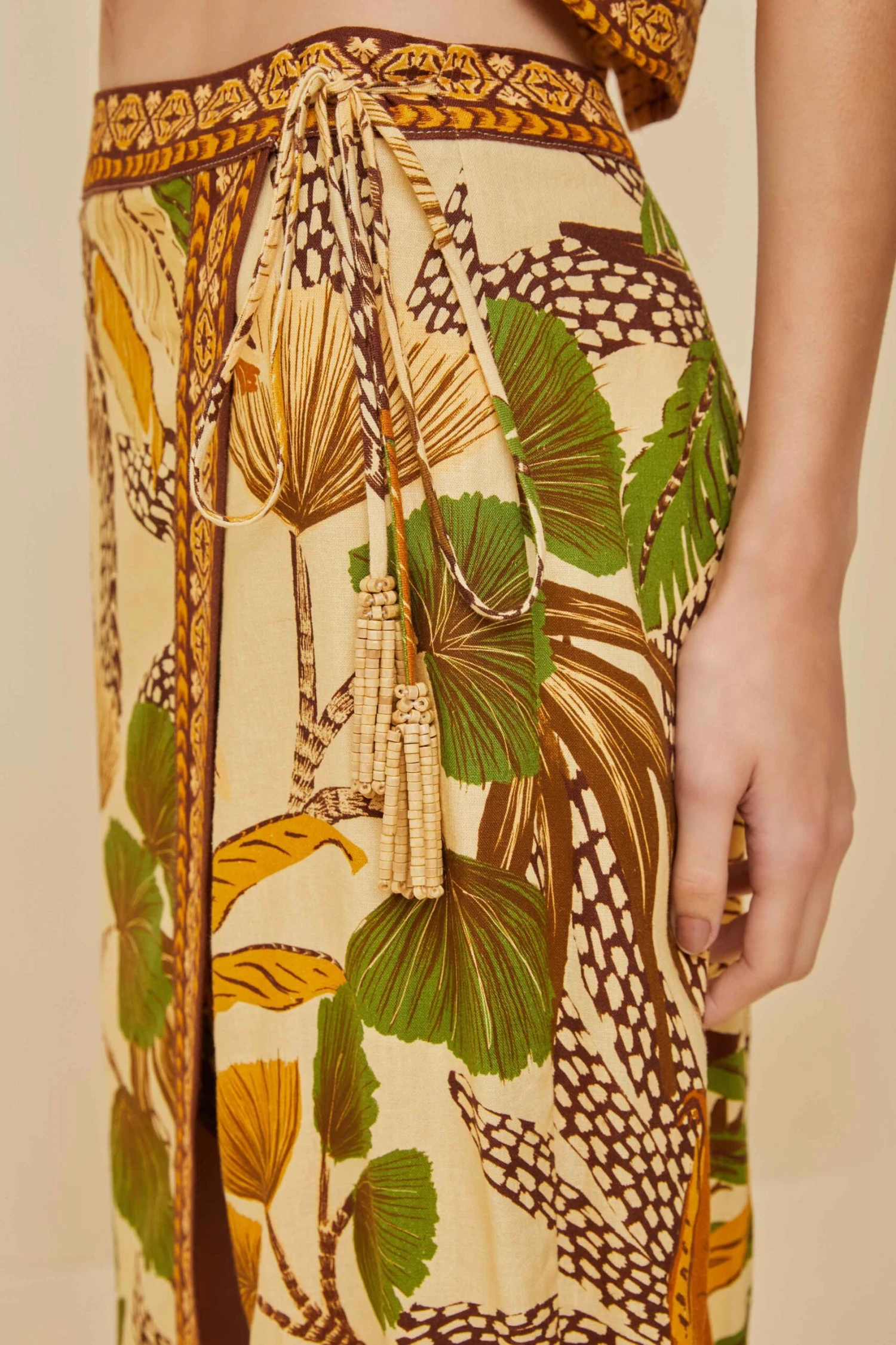 Sand Foliage Sketch LENZING™ ECOVERO™ Euroflax™ Midi Skirt 4 Sand Foliage Sketch LENZING™ ECOVERO™ Euroflax™ Midi Skirt - Image 4