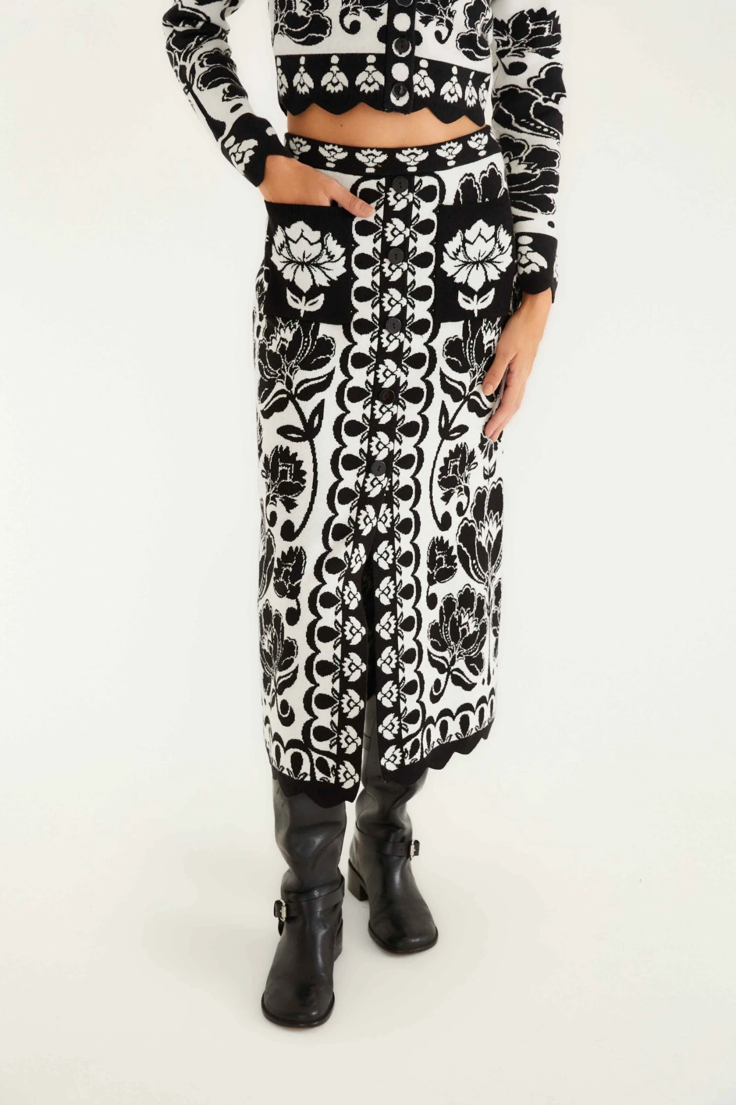 Farm Rio Black & White Floral Arabesque Knit Skirt 2 Farm Rio Black & White Floral Arabesque Knit Skirt - Image 2